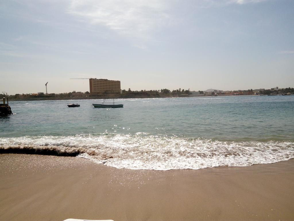 Chez Momar, Surf Trip Apartment Dakar Luaran gambar